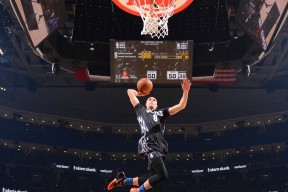 爱游戏下载-CBA季后赛首回合激情夜！周琦里突外投，曼城鏖战川崎前锋